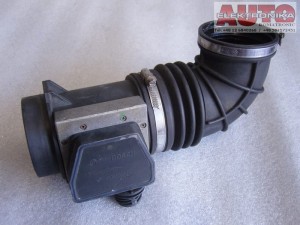Przepływomierz BMW  E34 E36 325i 525i  0280213011 1730074 ( 0986280116 ) / 0 280 213 011 , 1 730 074 ( 0 986 280 116 )