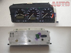 Licznik Zegar VW Passat T4 benz 220km  357919033CT / 357 919 033 CT