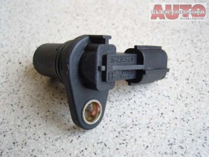 Czujnik obrotu wału FordMondeo 2.0 16V CJBA 1S7F12K073AD / 1S7F-12K073-AD