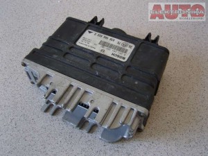 Sterownik komputer VW Golf III Vento 1.4 ABD 0261203302 0261203303  030906026R / 0 261 203 302 , 0 261 203 303   ,  030 906 026 R