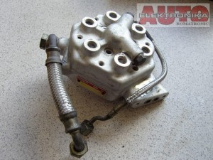 Rozdzielacz wtrysku paliwa 2.0 Audi 100 90 0438101038  034133481H